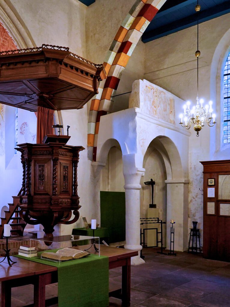 Donatuskerk Leermens - kansel en doksaal